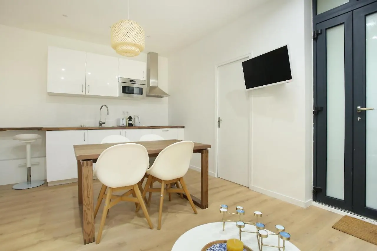 Apartment Rent A - 253, 2bdr Center Of *