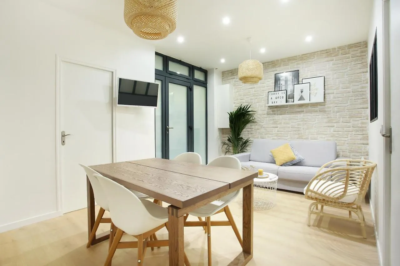 Rent A - 253, 2bdr Center Of Appartement Paris