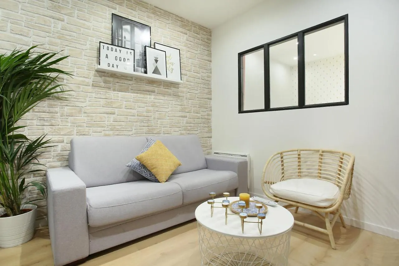 Rent A - 253, 2bdr Center Of Appartement Paris